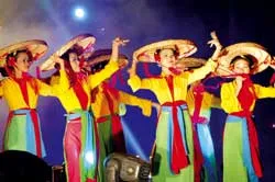 Lưu luyến “Dạ hội giã bạn”